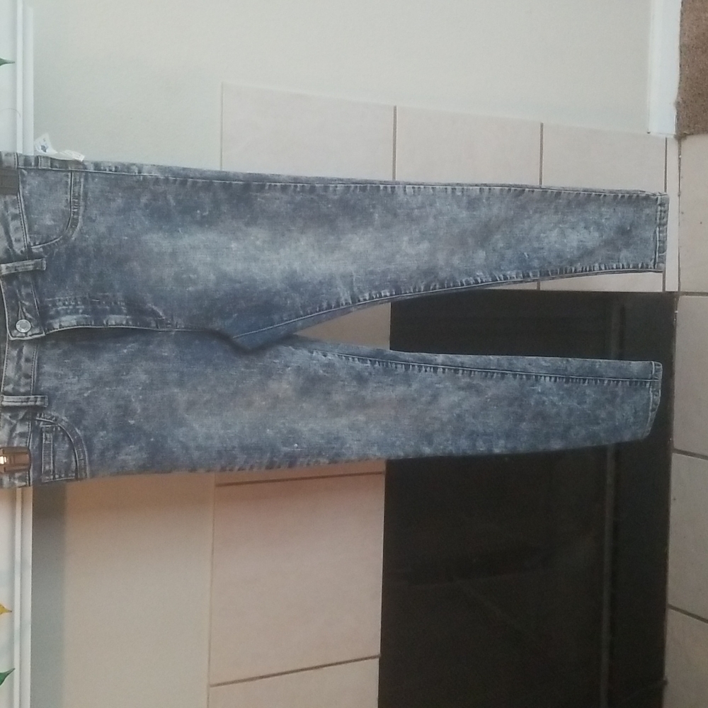 NWT 5 pocket Jean's never worn.